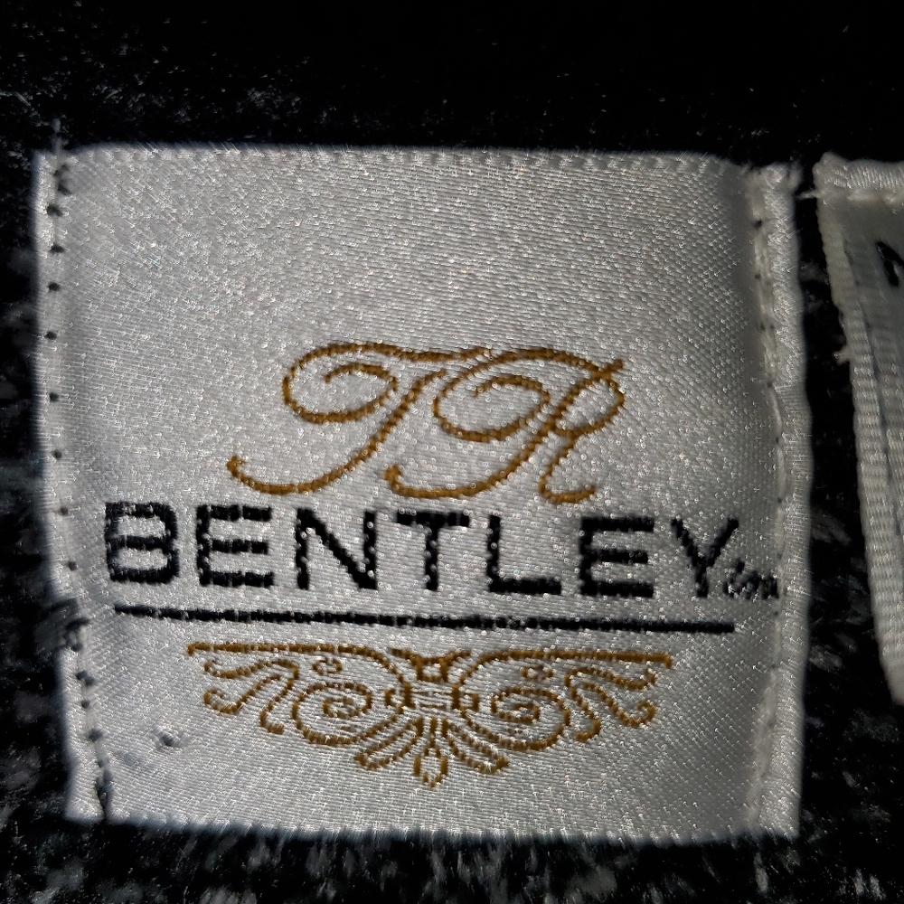 T R BENTLEY Sweater - Picture 3 of 6